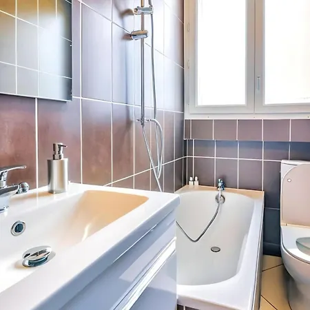 Le Fleury Moderne 2 Chambres, A Cote Du Salon Du Bourget Apartment