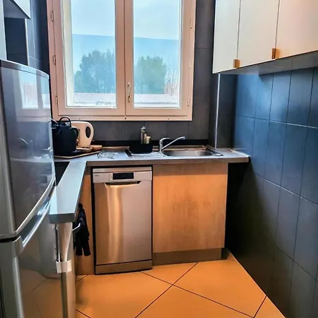 Appartement Le Fleury Moderne 2 Chambres, à Côté Du Salon Du Bourget *